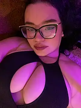 Snapshot of Emily_Taylor2 chatting on September 27, 3:36 am Emily Taylor2 online show from September 27, 3:36 am