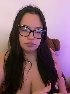 Emily Taylor2 online show from November 28, 4:15 am