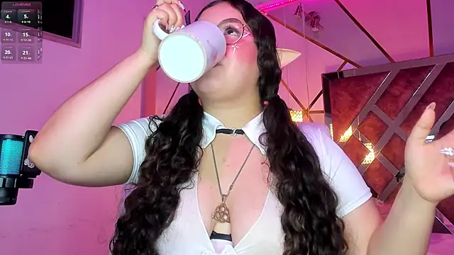 ShylySweet online show from February 26, 6:23 am