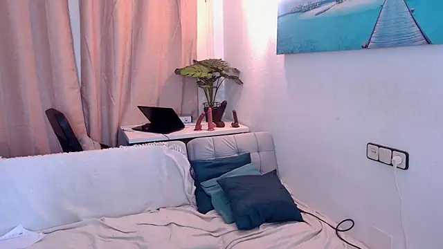 IvonneAndDom online show from November 14, 9:53 am