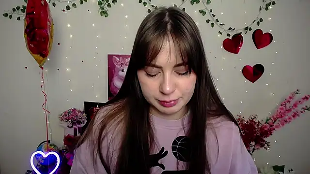 Amanda Bright  online show from February 26, 7:40 am