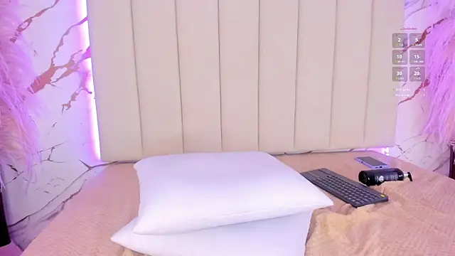 Elody rousse online show from October 18, 1:36 pm