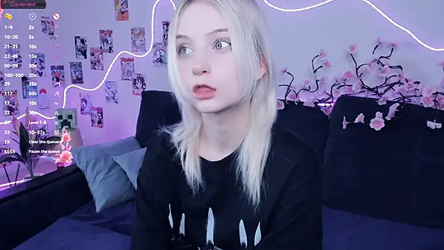 Megan--chan online show from January 9, 5:28 pm