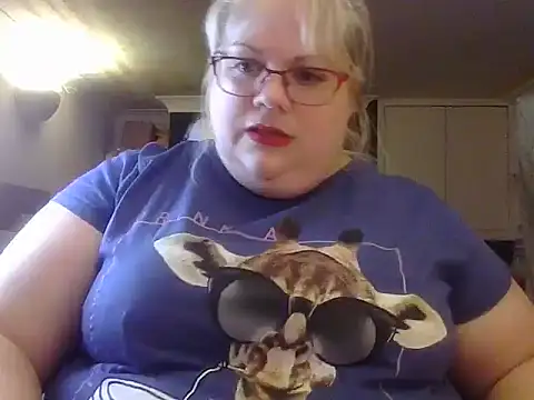 Kinkyhousewife83 online show from October 18, 2:20 pm