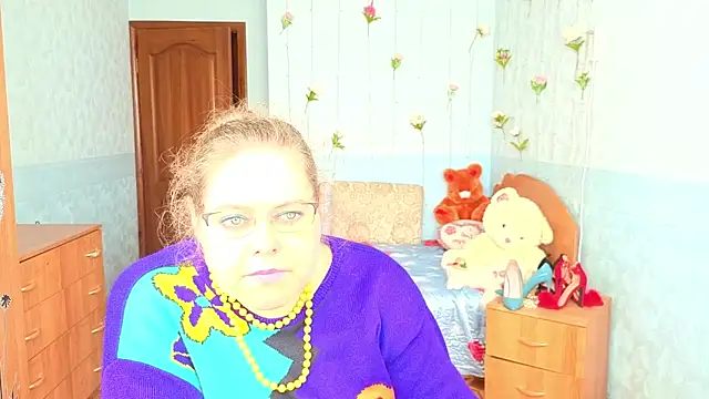 Audrey Aura online show from September 29, 7:35 am