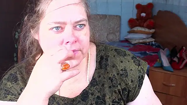 Audrey Aura online show from September 14, 5:27 am