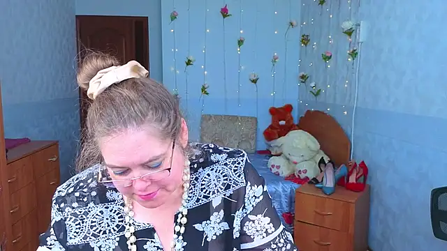 Audrey Aura online show from October 1, 7:46 am