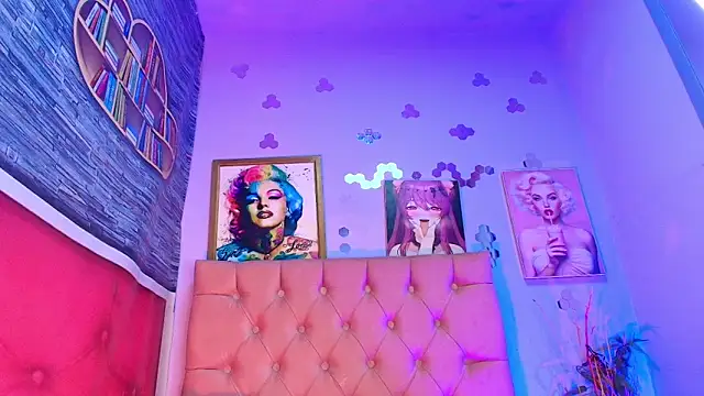 Kylie Moan online show from December 16, 7:09 pm