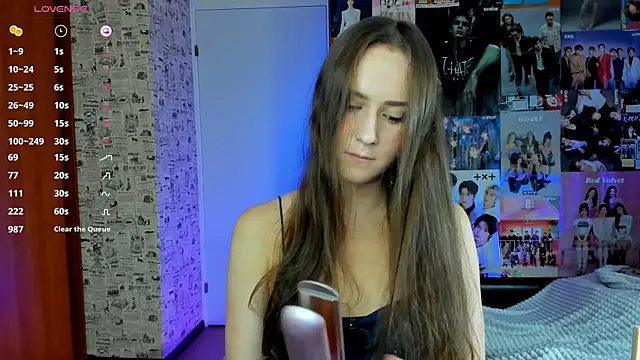 LucyRose3 online show from September 18, 6:45 am