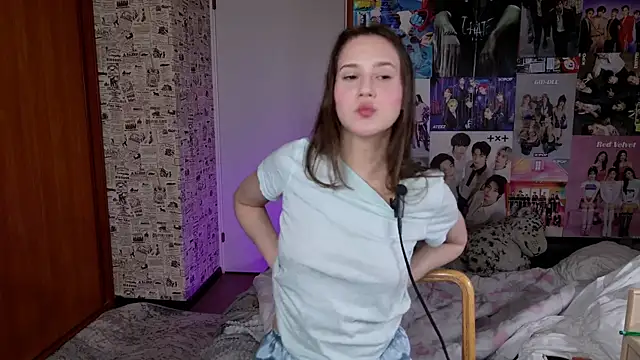 LucyRose3 online show from December 3, 4:09 pm