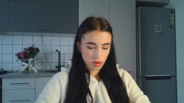 EvaMelnik online show from September 10, 1:55 pm