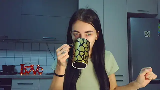 EvaMelnik online show from November 7, 5:07 pm