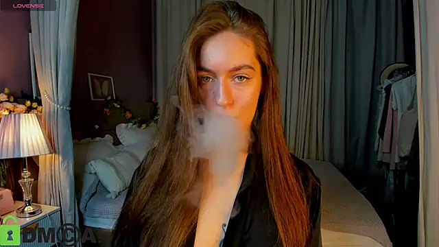 Agnes Wells online show from November 2, 9:23 am