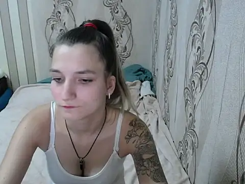 AlissaClark online show from November 3, 9:30 pm