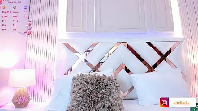 arlediaz1 online show from October 6, 6:12 pm