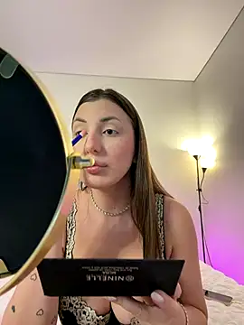 Snapshot of TiffaNoel chatting on October 21, 4:11 pm TiffaNoel online show from October 21, 4:11 pm