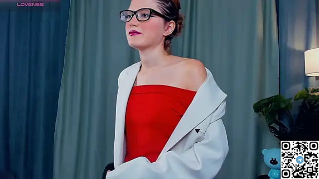 EdlinGathright online show from December 3, 4:48 am