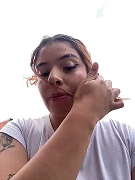 haally-mll online show from December 3, 5:48 pm