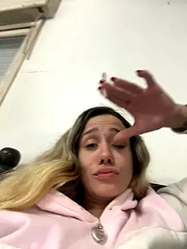 Snapshot of blond-96 chatting on September 24, 9:14 pm blond-96 online show from September 24, 9:14 pm