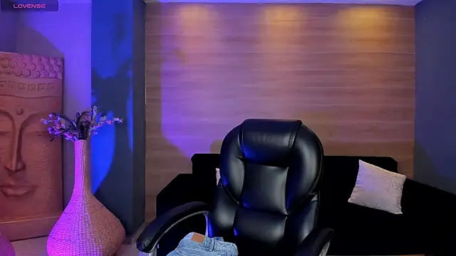 AmbarJames  online show from November 24, 2:41 pm