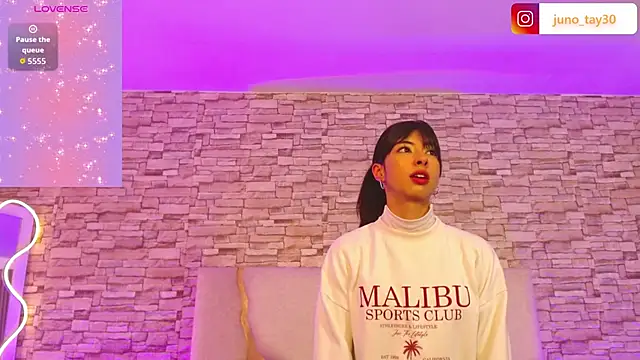 juno tay online show from November 23, 11:56 am