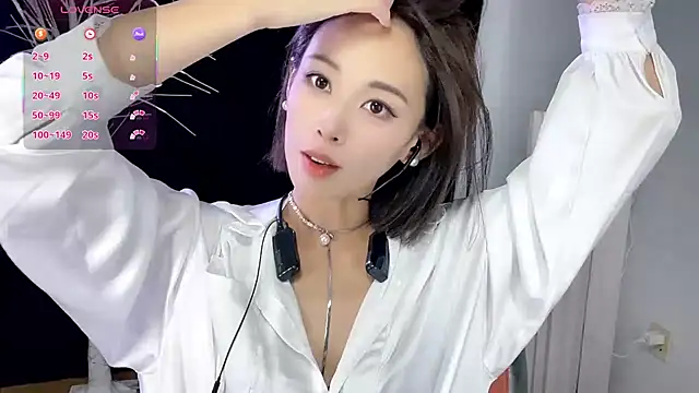xiaoyue8888 online show from October 3, 2:49 am