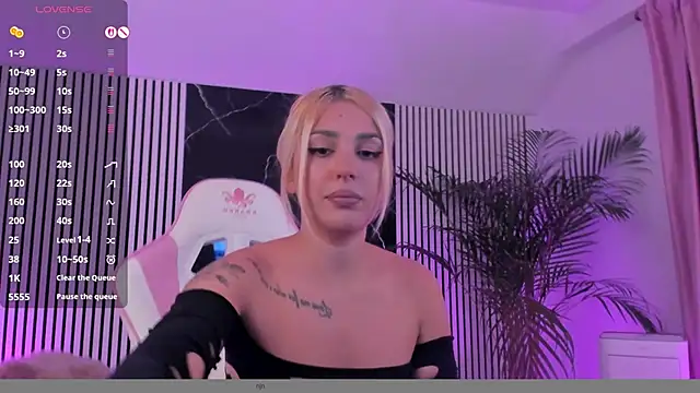 daisyblushh online show from November 1, 7:40 pm