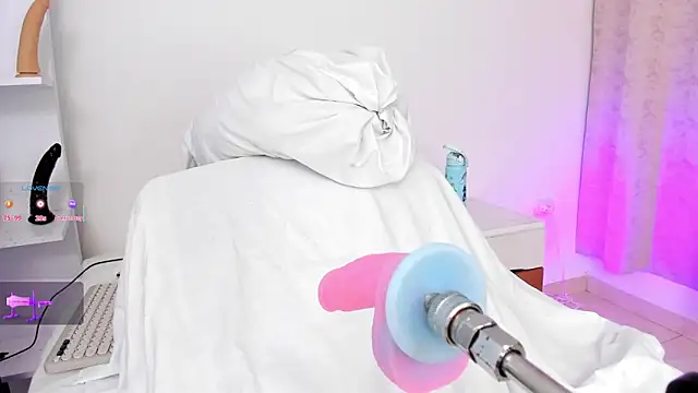 arynaughty20 online show from October 16, 8:11 pm