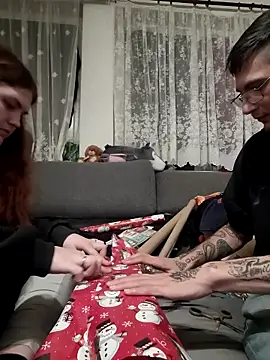 Engelundteufelchen23 online show from December 17, 7:18 pm