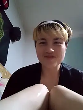 Snapshot of MoonIrene chatting on October 26, 5:52 pm MoonIrene online show from October 26, 5:52 pm