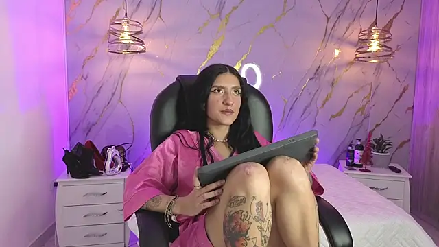 Scaarlettfox online show from December 18, 3:11 am