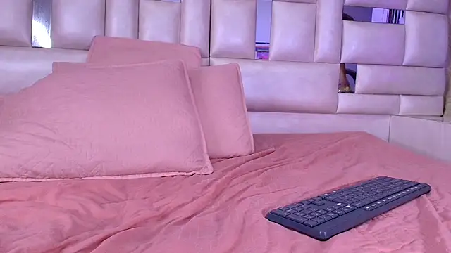 emmacurvy online show from October 15, 3:09 am