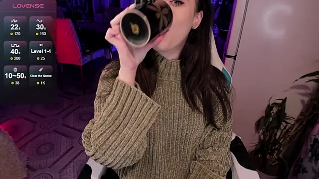 Snapshot of Sserendipityy chatting on October 20, 5:27 pm Sserendipityy online show from October 20, 5:27 pm