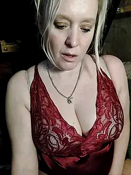 Bouncy-Bella28X online show from October 12, 7:44 am