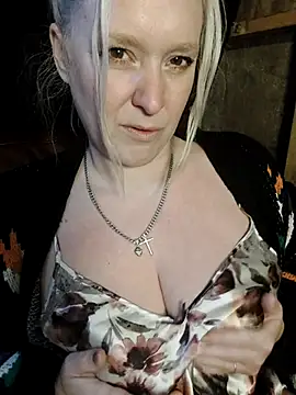 Bouncy-Bella28X online show from September 26, 7:39 am