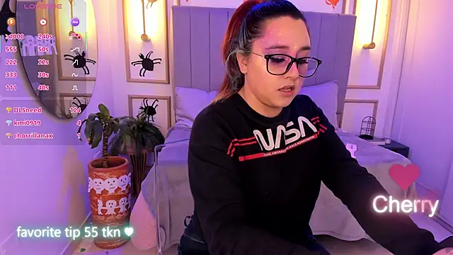Snapshot of Cherry_blush_ chatting on October 11, 9:06 pm Cherry blush  online show from October 11, 9:06 pm
