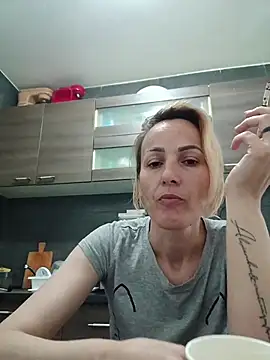Snapshot of Aly-john1985 chatting on October 23, 6:30 am Aly-john1985 online show from October 23, 6:30 am