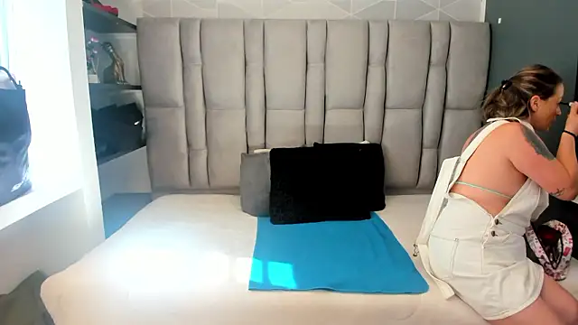 Charlot milf online show from February 26, 2:38 pm