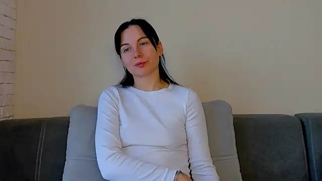Snapshot of Elle_Pearl_ chatting on October 22, 6:18 am Elle Pearl online show from October 22, 6:18 am