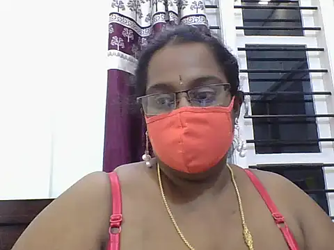 Snapshot of Reena-gowda chatting on October 6, 4:34 pm Reena-gowda online show from October 6, 4:34 pm