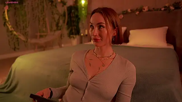 Serena Waldarf online show from September 22, 5:22 pm