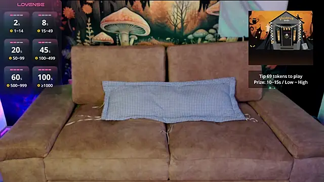 LunaBunny8 online show from October 14, 7:33 am