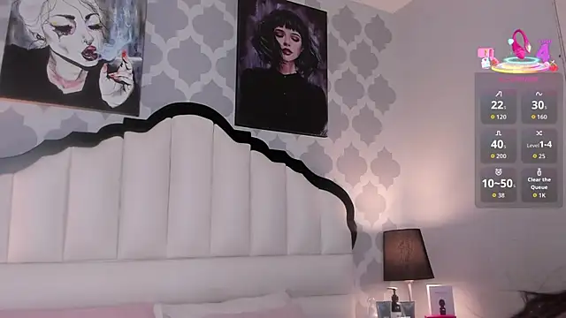 SarahMiler  online show from October 28, 8:14 pm