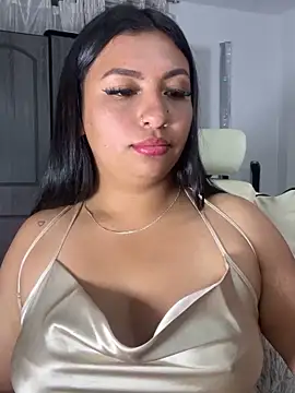 Issa Santana online show from November 4, 7:19 pm