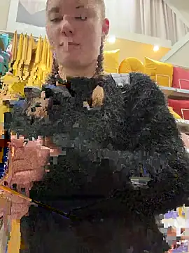 StephanieMur online show from September 28, 6:20 am