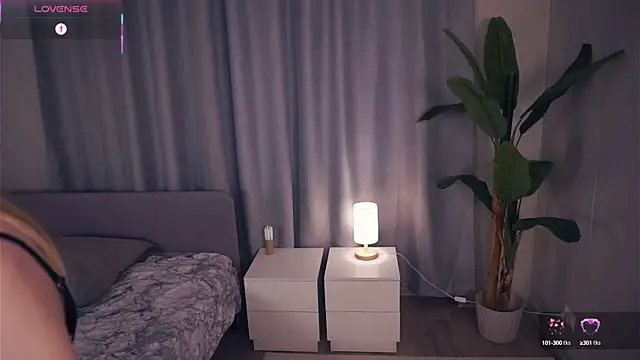 Snapshot of VeronaBench chatting on October 15, 7:33 am VeronaBench online show from October 15, 7:33 am