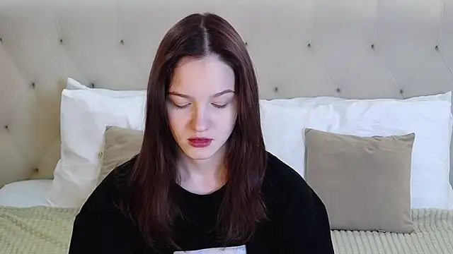 MichelleRoux online show from November 4, 1:27 pm