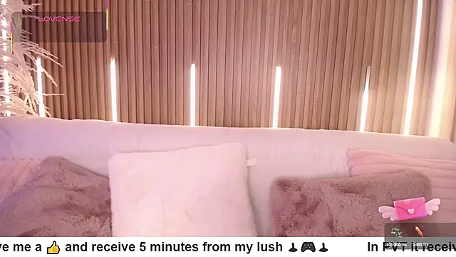 MylaDreams online show from September 19, 3:38 am