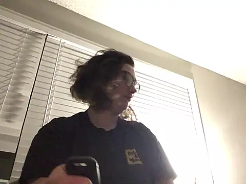 paigeycakes online show from September 16, 4:09 am