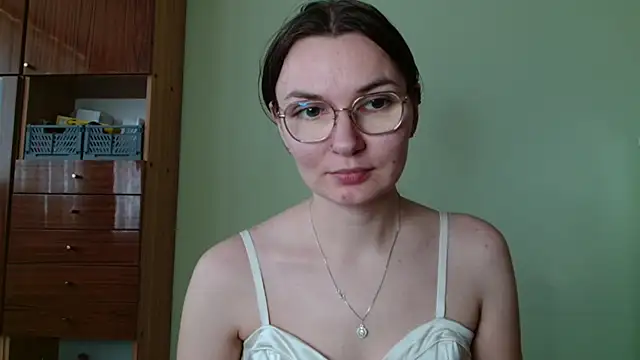 LooveELLYx online show from October 23, 1:50 pm
